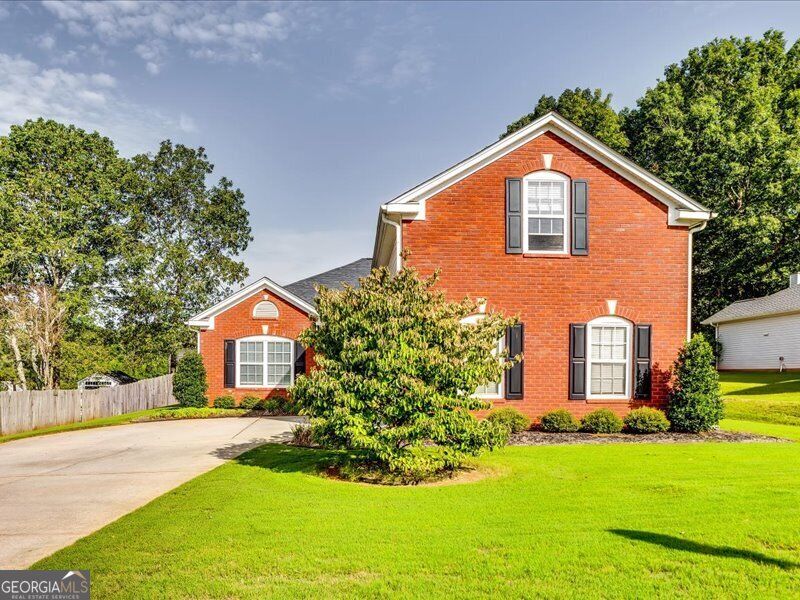 Property Photo: 2350 Beckenham Place GA 30019