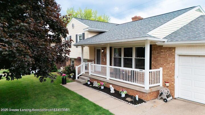 515 Chanticleer Trail  Lansing MI 48917 photo