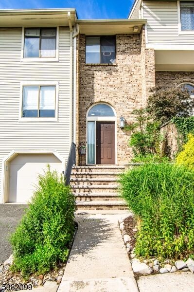 Property Photo:  18 Louisburg Sq 18  NJ 07044