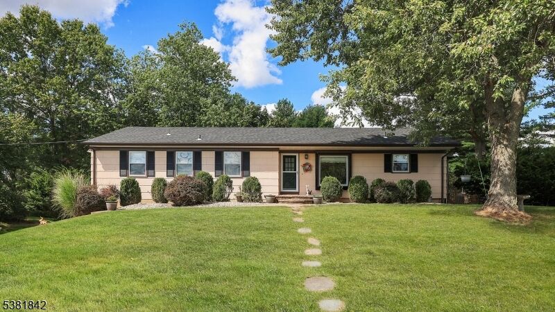 Property Photo:  18 Rittenhouse Rd  NJ 08559 