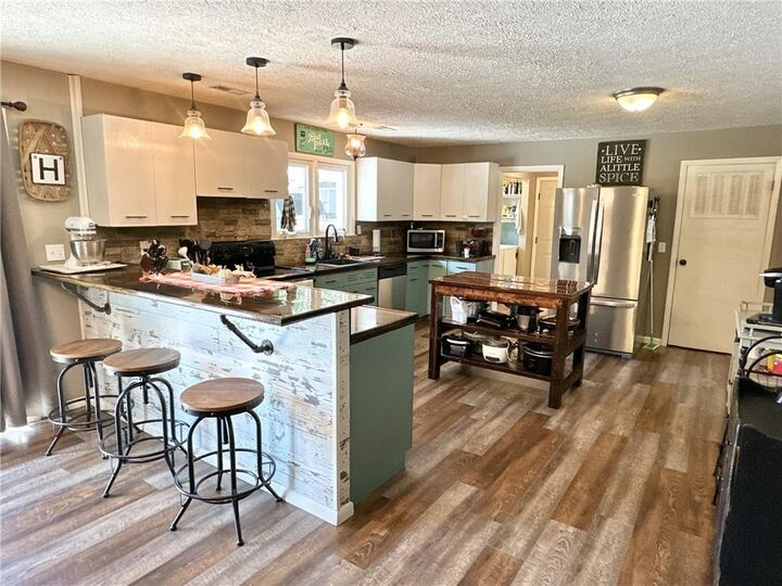 Property Photo:  1604 E 7th Street  MO 64683 