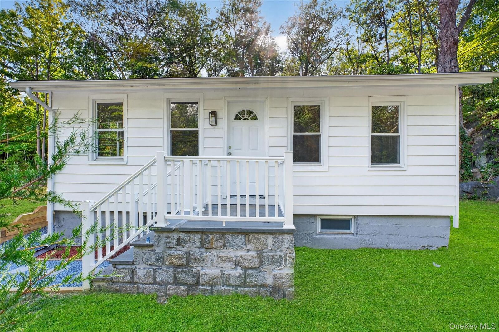Property Photo:  2091 Maple Avenue  NY 10567 