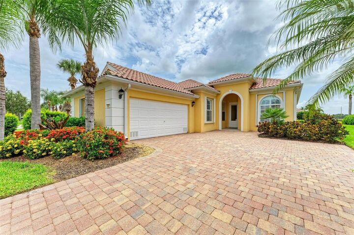 Property Photo:  5827 Benevento Drive  FL 34238 