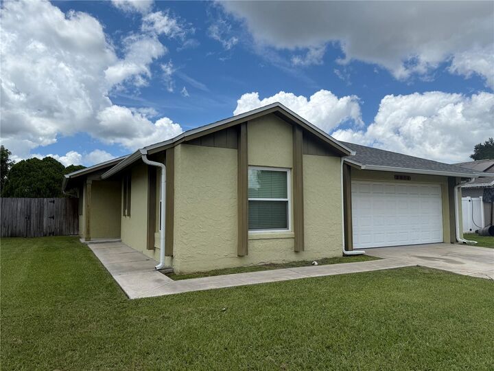 Property Photo: 2014 Paprika Drive FL 32837