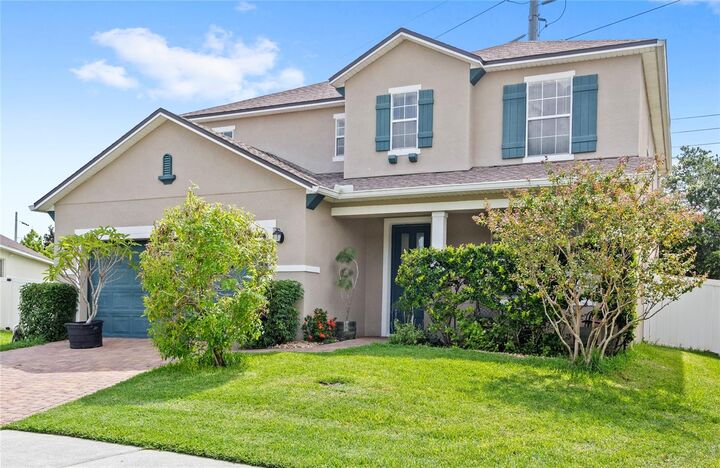 Property Photo: 10048 Stratford Pointe Avenue FL 32832