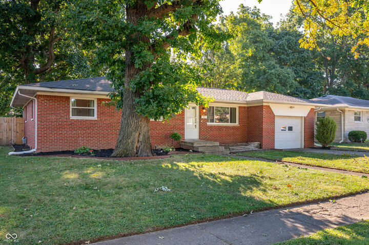 Property Photo:  2535 Philwood Drive  IN 46224 