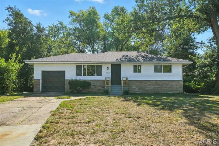 4254 Stambaugh Court  St Louis MO 63134 photo