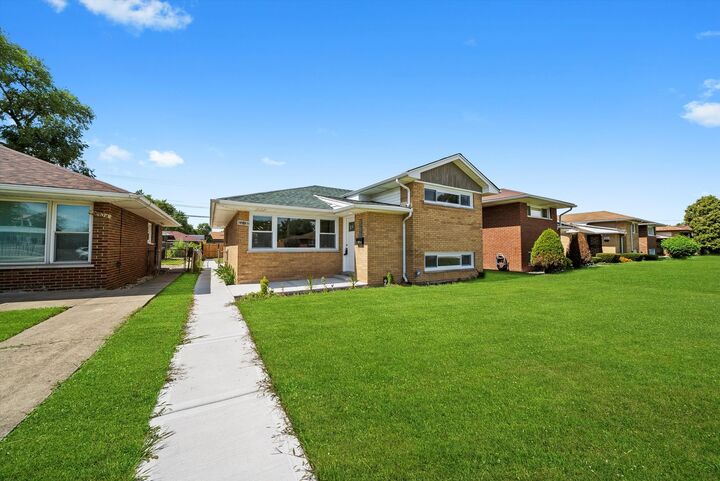 Property Photo: 12130 S Racine Avenue IL 60643