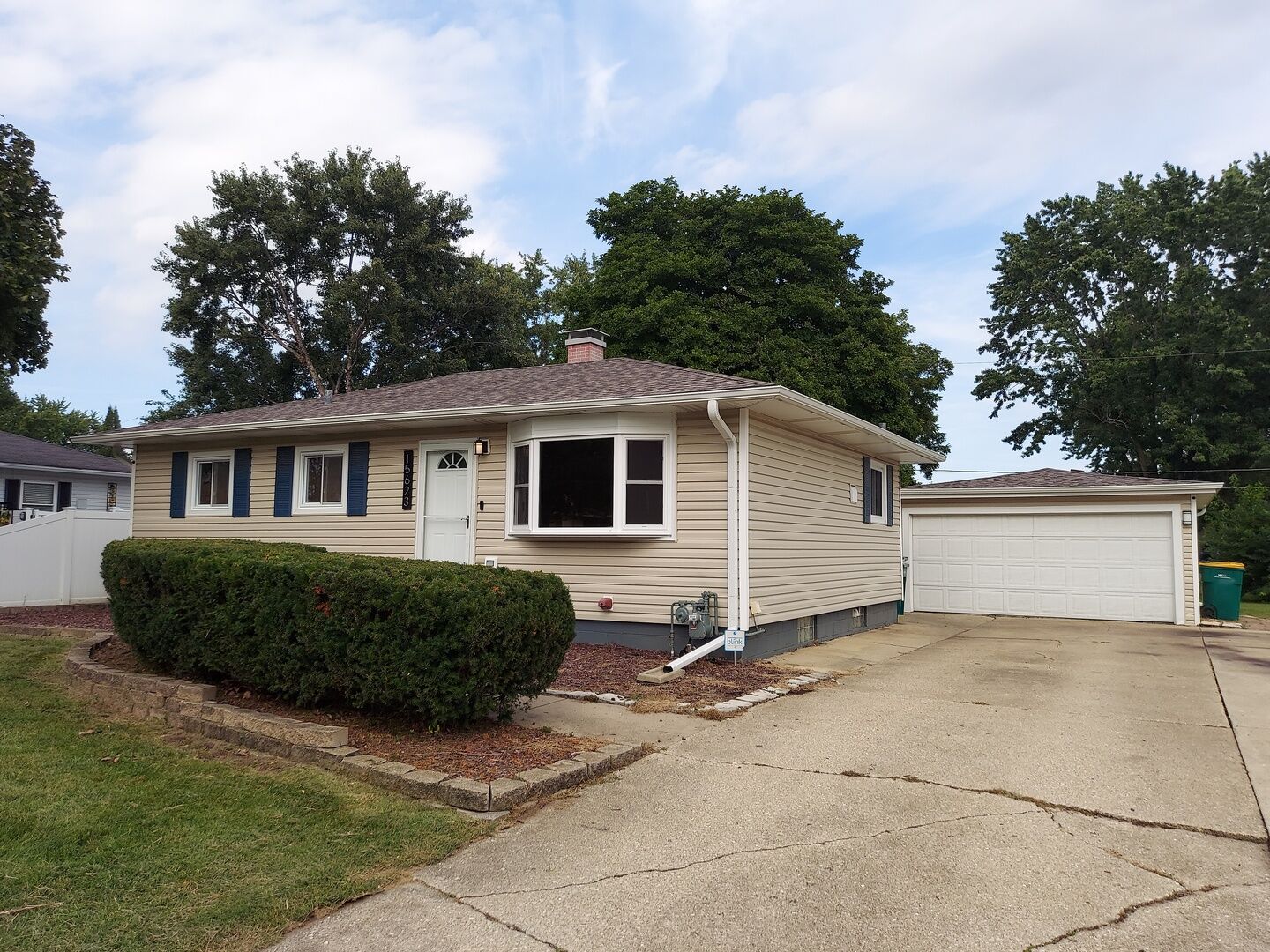 Property Photo: 15623 S Frederick Avenue IL 60544