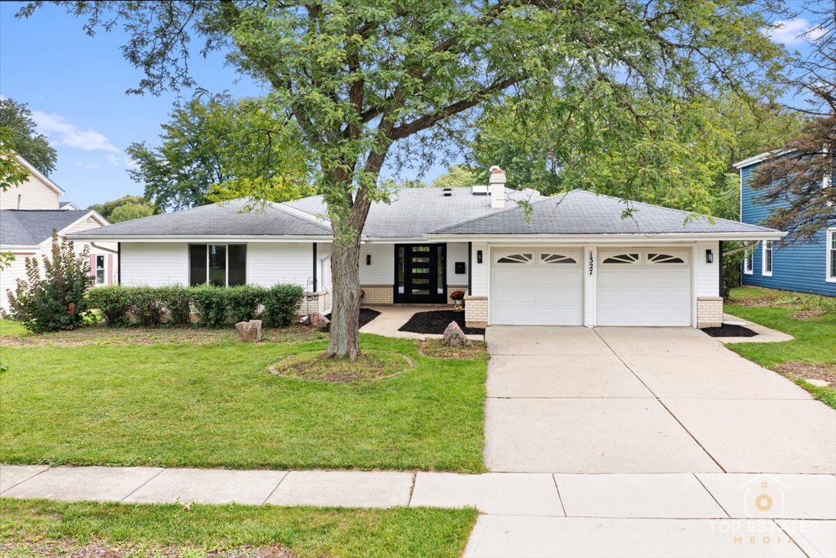 Property Photo:  1327 Churchill Road  IL 60195 