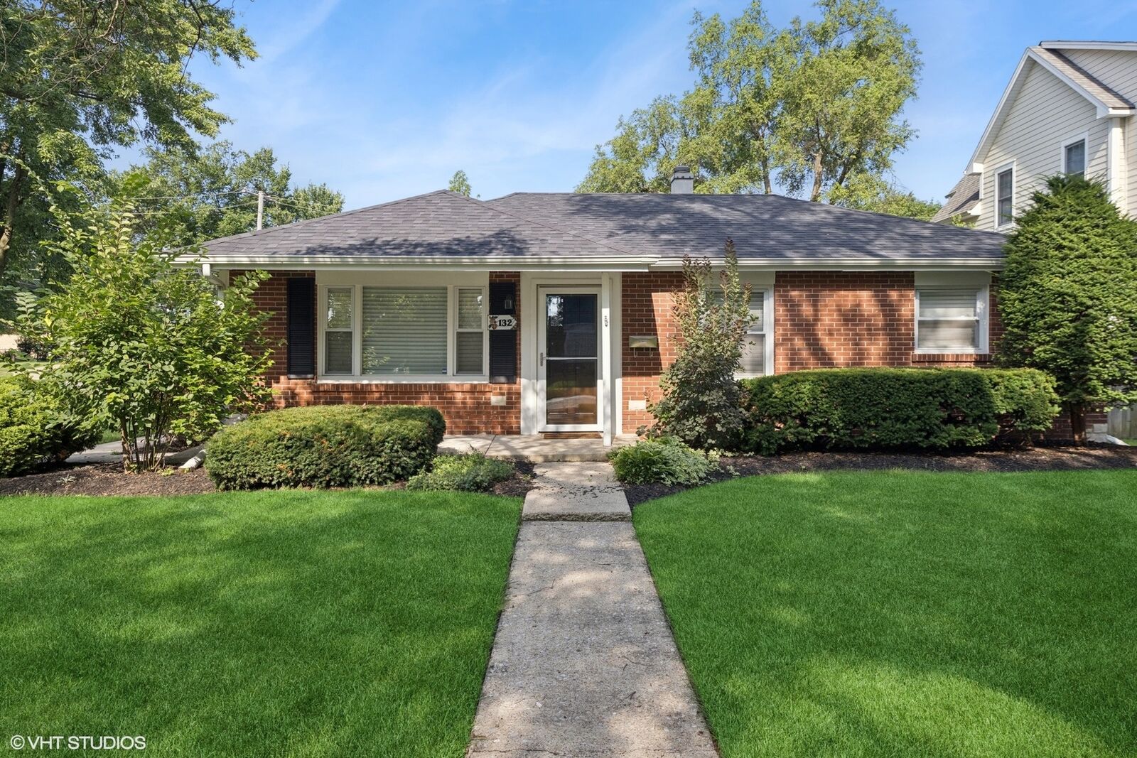 Property Photo: 132 Mohawk Drive IL 60514