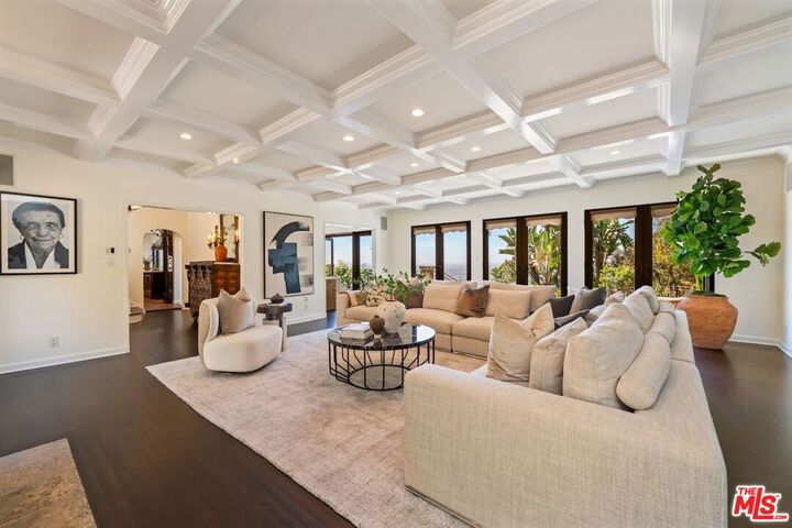Property Photo: 6930 Oporto Drive CA 90068