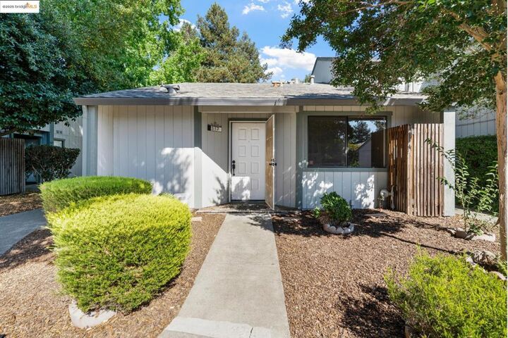 Property Photo: 337 Westmont Place CA 95401