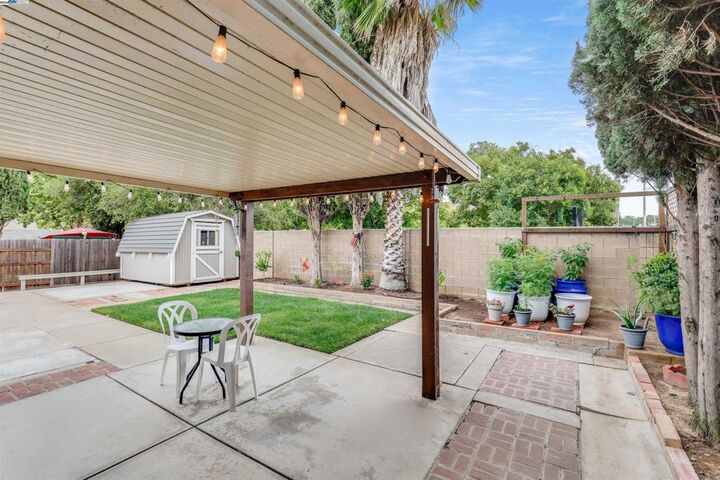 Property Photo: 7600 Antelope Hills Dr CA 95843