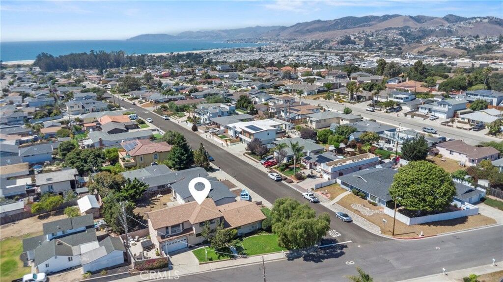 Property Photo:  691 Charles Street  CA 93433 