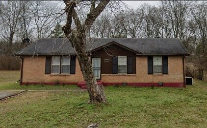 Property Photo: 621 Baldwin Ct TN 37207