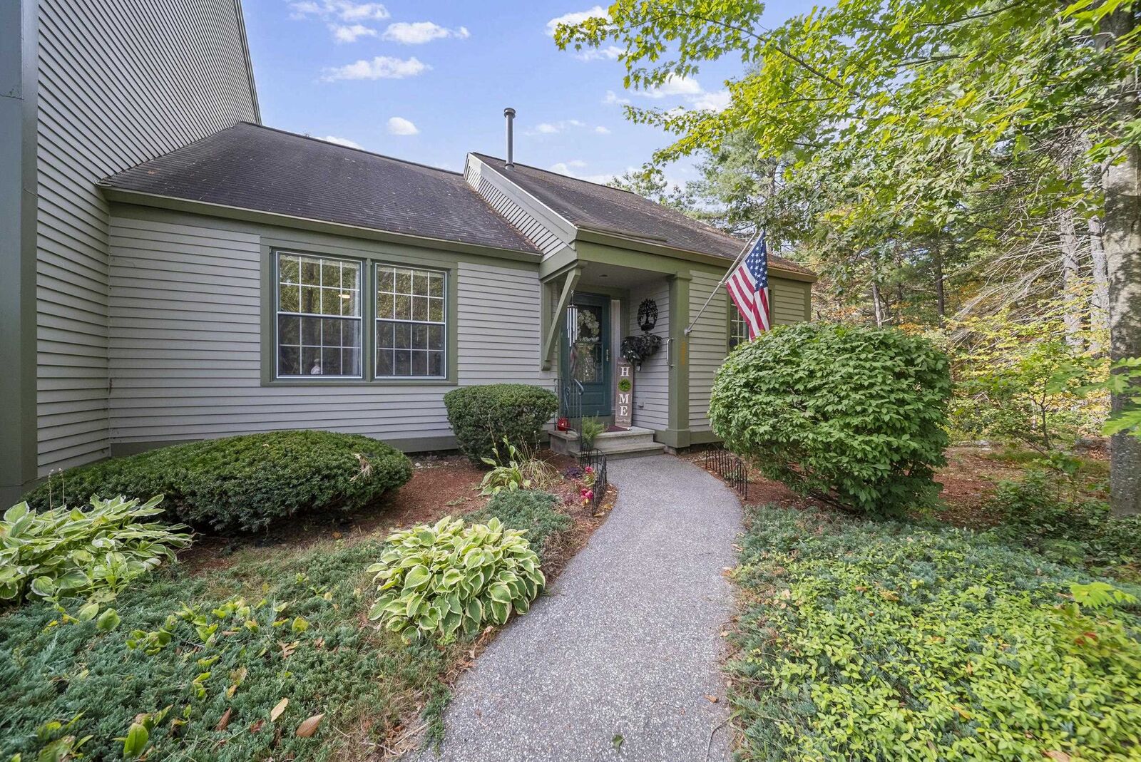 Property Photo: 1465 Hooksett Road NH 03106