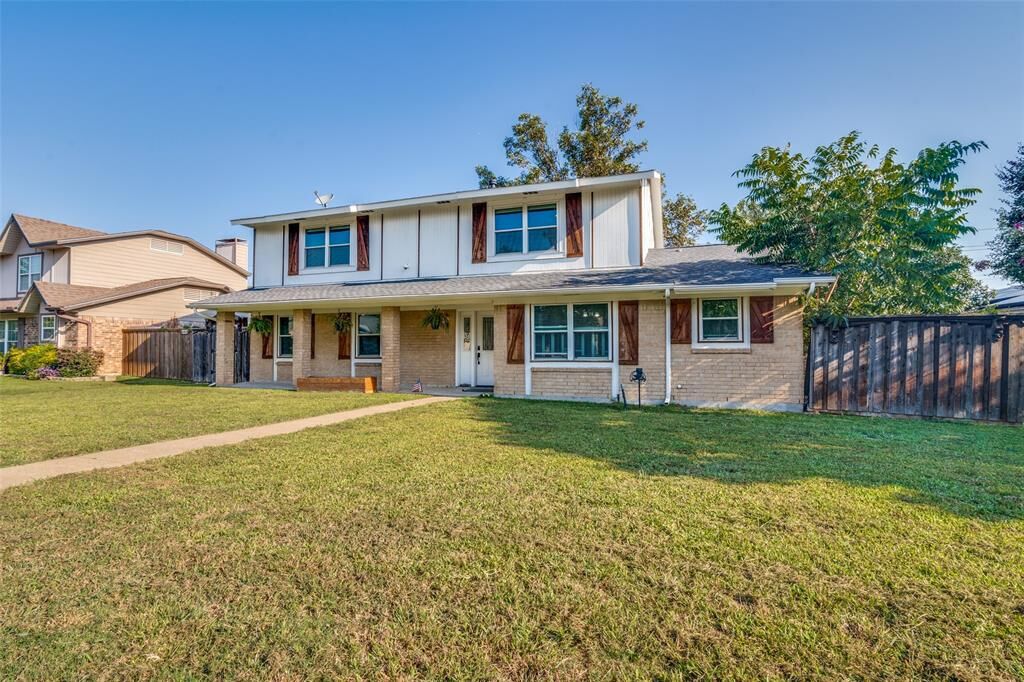 Property Photo: 2421 Laurel Lane TX 75074