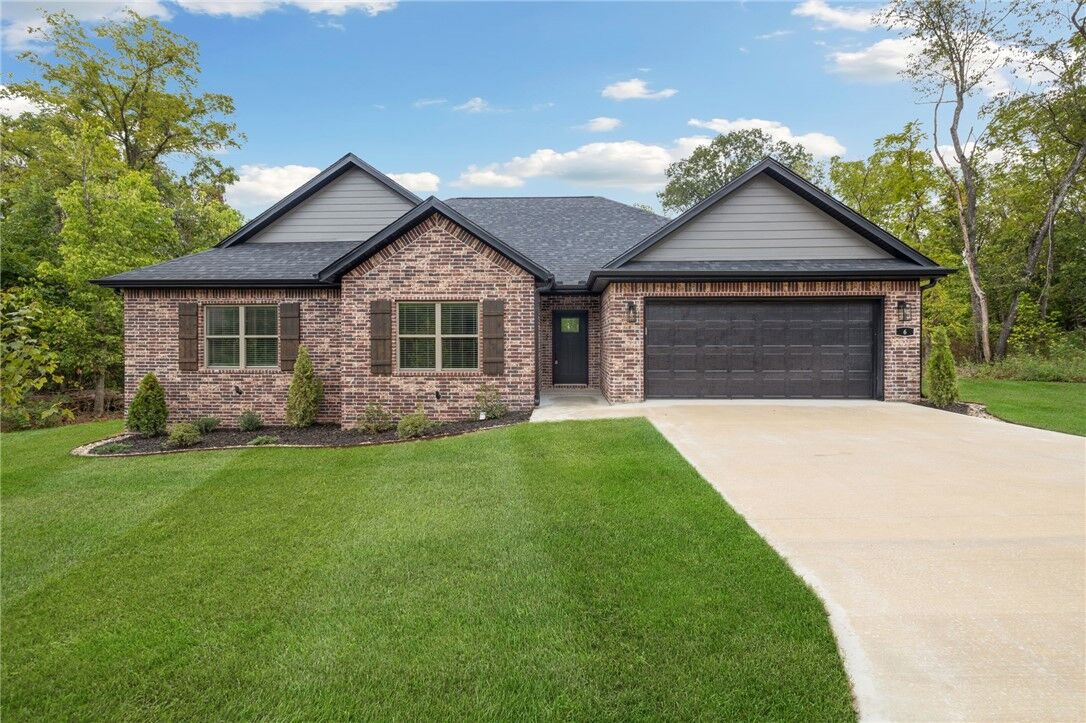 Property Photo: 6 Burnmouth Place AR 72715