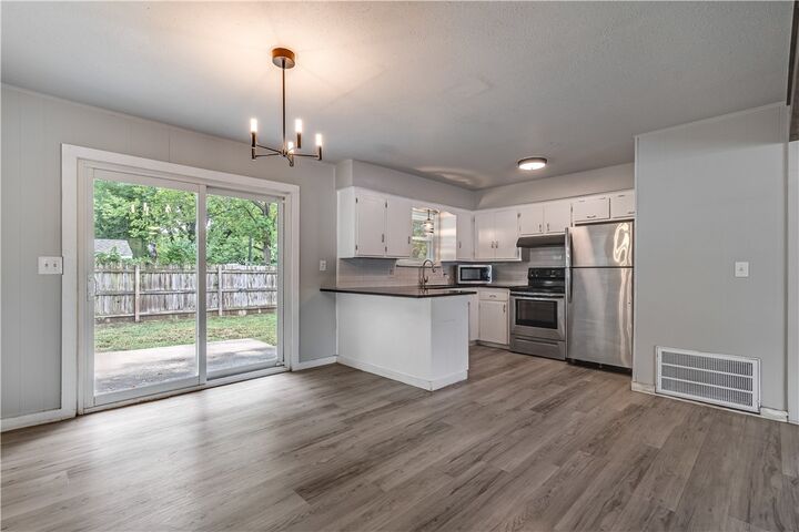 Property Photo: 966 Sycamore Street AR 72703