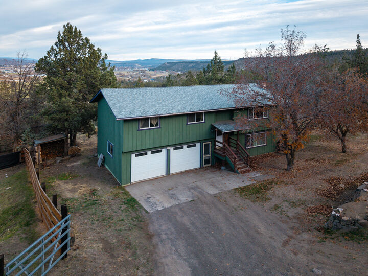 Property Photo: 2158 NW Century Drive OR 97754