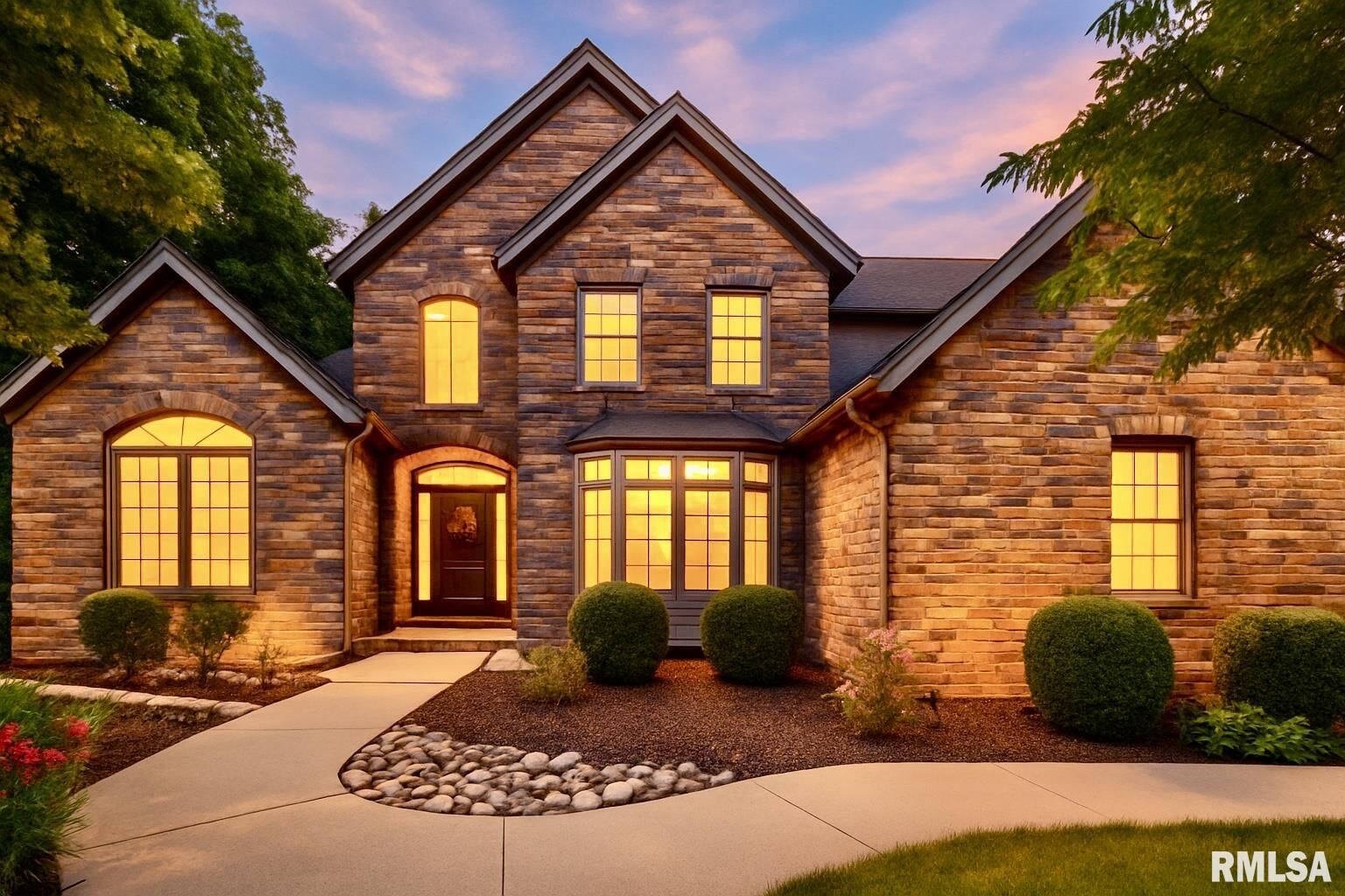 Property Photo: 702 Mayfair Court IL 61548