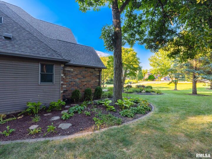 702 Mayfair Court  Germantown Hills IL 61548 photo