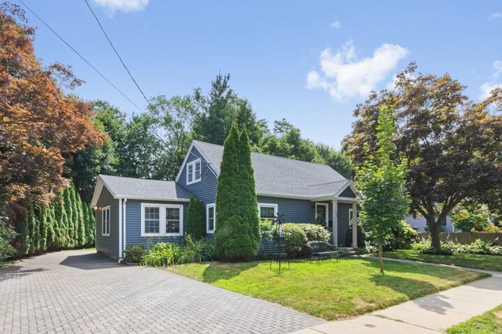 Property Photo: 113 Farnum Rd MA 02453