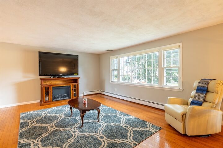 Property Photo:  32 Benton Cir  MA 01867 