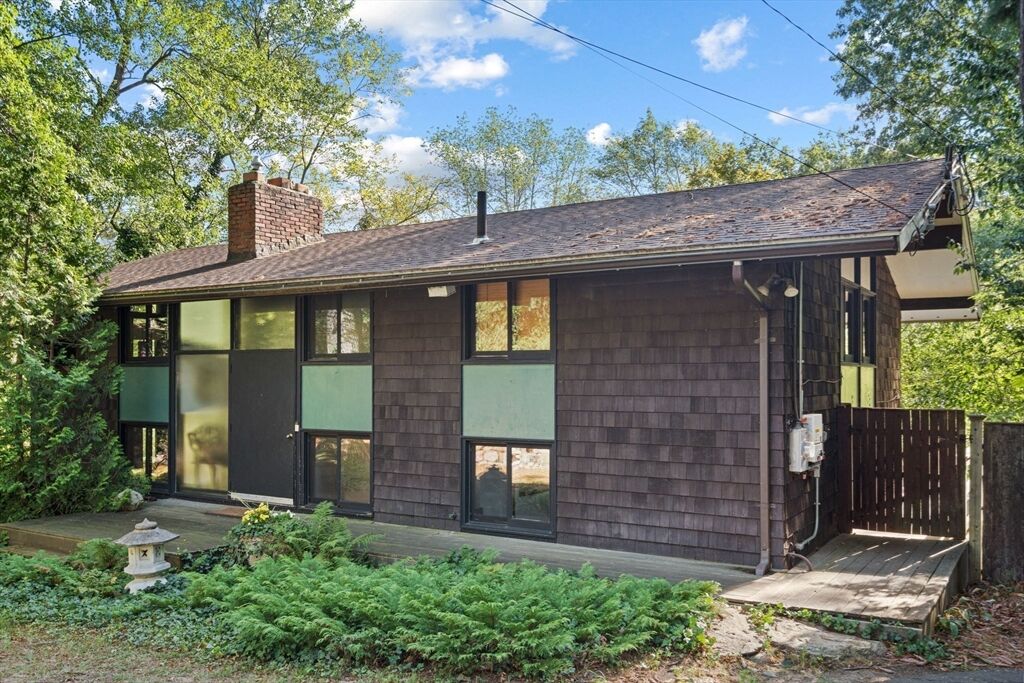 Property Photo:  336 North Ave  MA 02493 