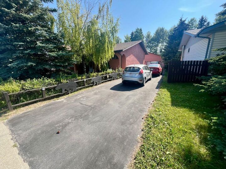 Property Photo:  565 Mountain Street  AB T7V 1J6 