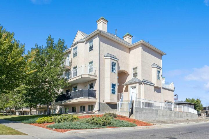 Property Photo:  50 Westland Road 218  AB T1S 2G4 