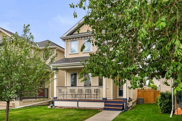 Property Photo:  47 Copperfield Terrace SE  AB T2Z 4V5 