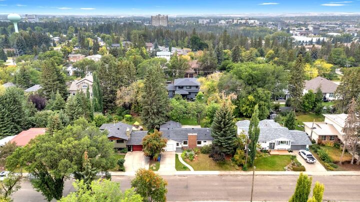 Property Photo: 3732 43A Avenue AB T4N 3G3