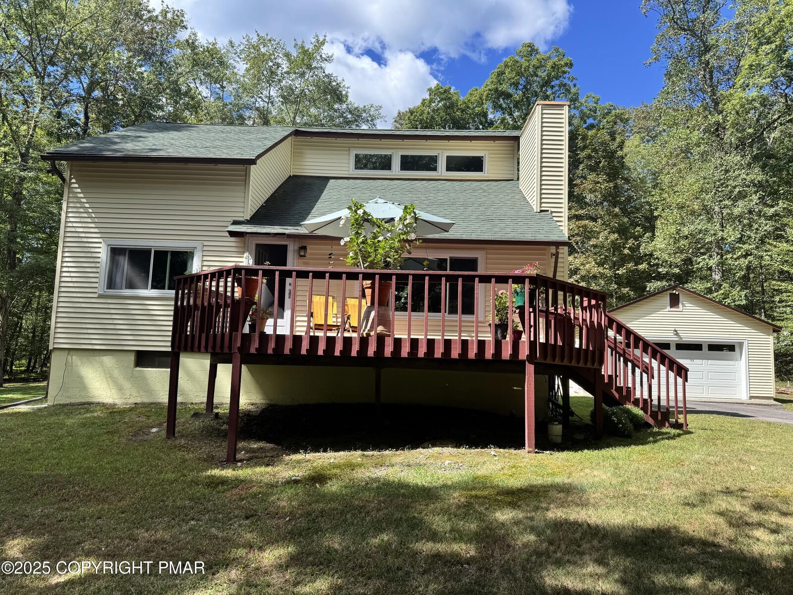 Property Photo: 2174 Vista Circle PA 18302