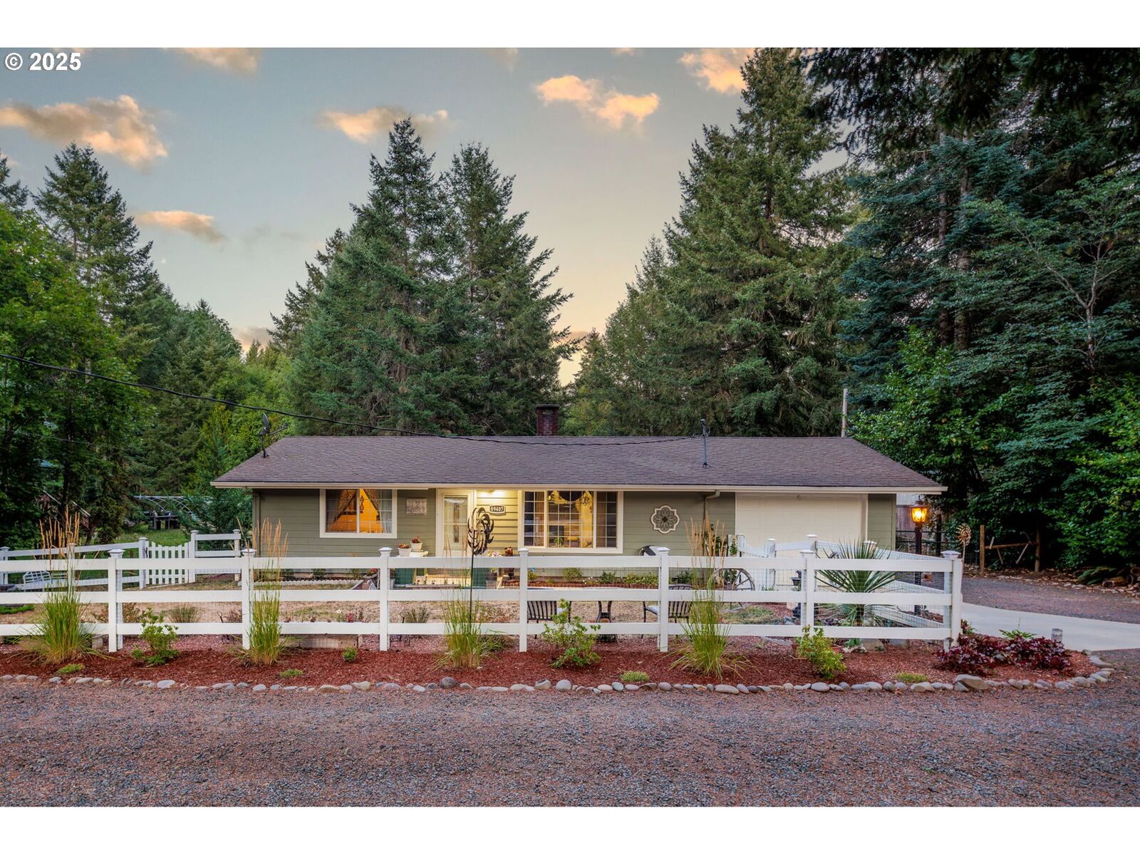 Property Photo: 89407 Knight Rd OR 97437
