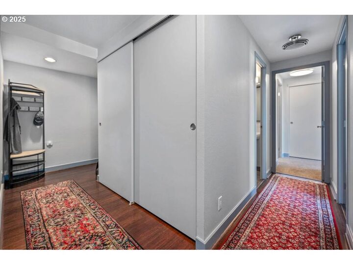 Property Photo: 255 SW Harrison St 17H OR 97201