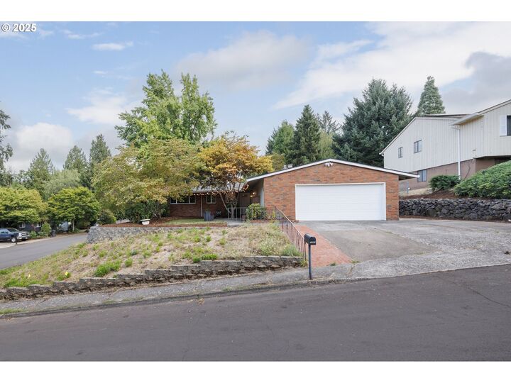 10985 SW Mira Ct  Portland OR 97223 photo