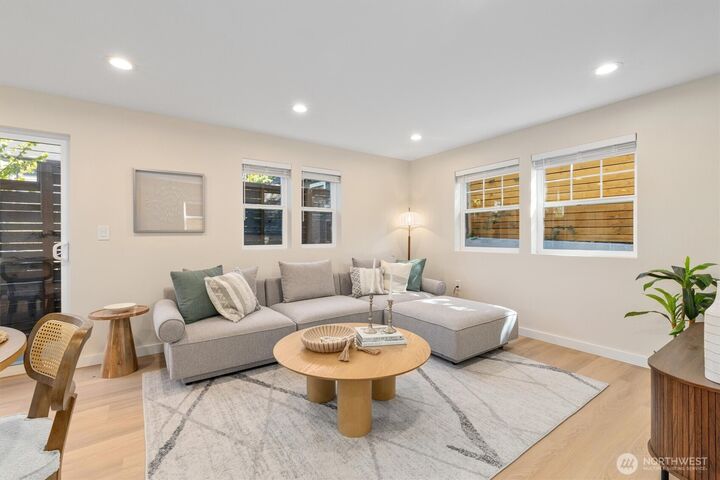 Property Photo: 320 B NW 51 Street WA 98107