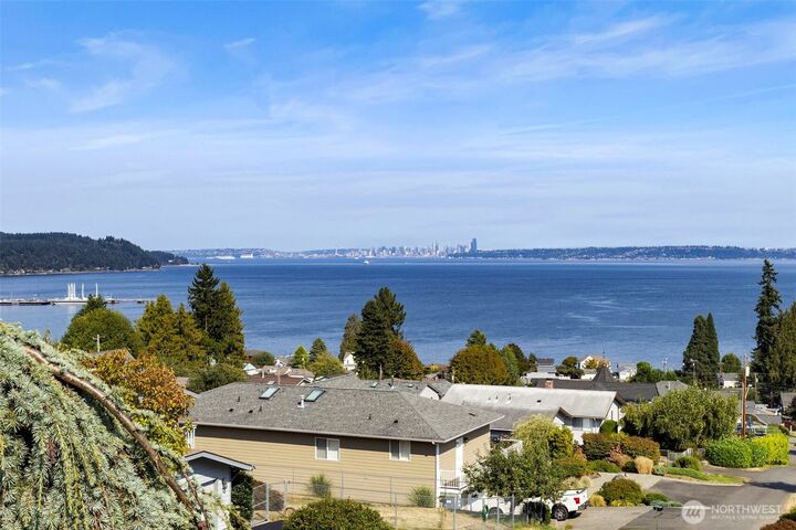 Property Photo:  7748 E Hemlock Street  WA 98366 