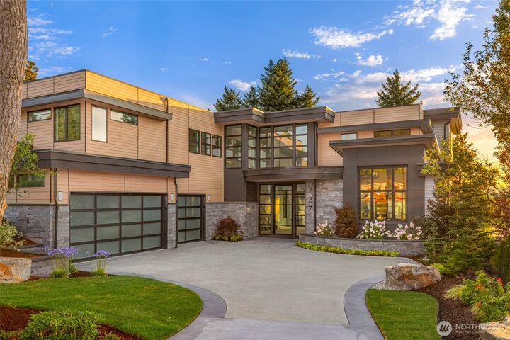 Property Photo:  727  2nd Street S  WA 98033 