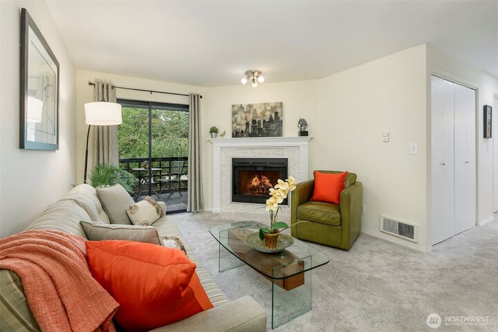 Property Photo: 710 N 160th Street B204 WA 98133