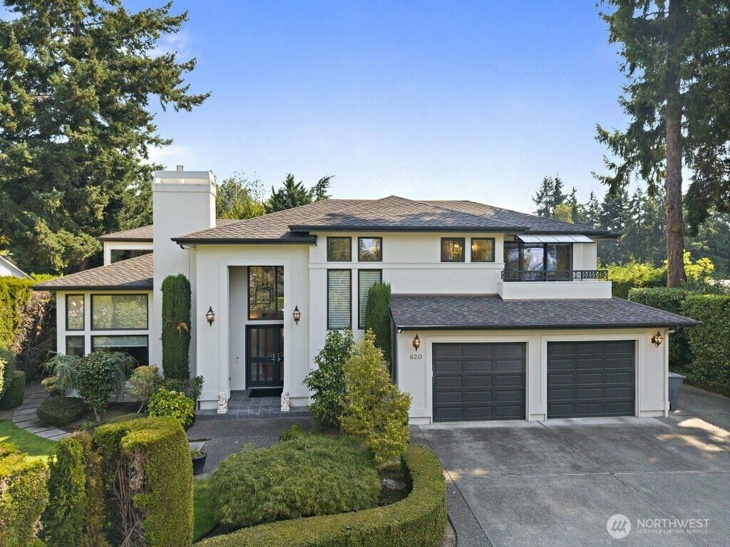 Property Photo: 620 Evergreen Point Road WA 98039