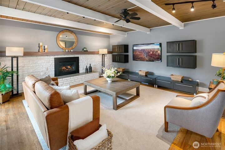 Property Photo:  10404 NE 131st Street  WA 98034 