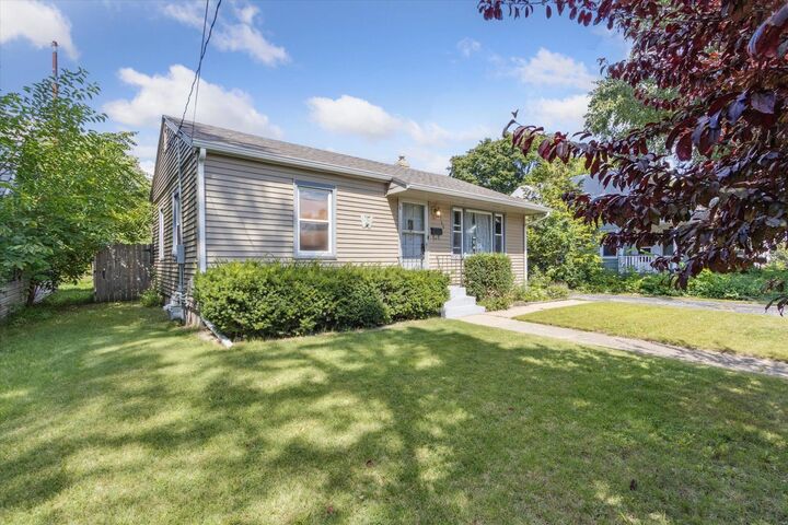 Property Photo:  340 Grand Boulevard  IL 61111 