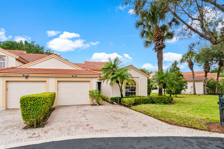 Property Photo:  7550 Diamond Pointe Circle N  FL 33446 