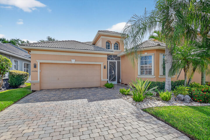 Property Photo: 10096 Armani Drive FL 33437