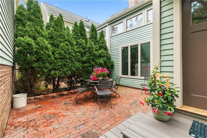 Property Photo:  33 Pratt Street  RI 02906 