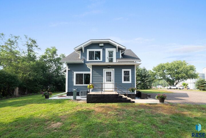 Property Photo:  111 Maple St  SD 57047 