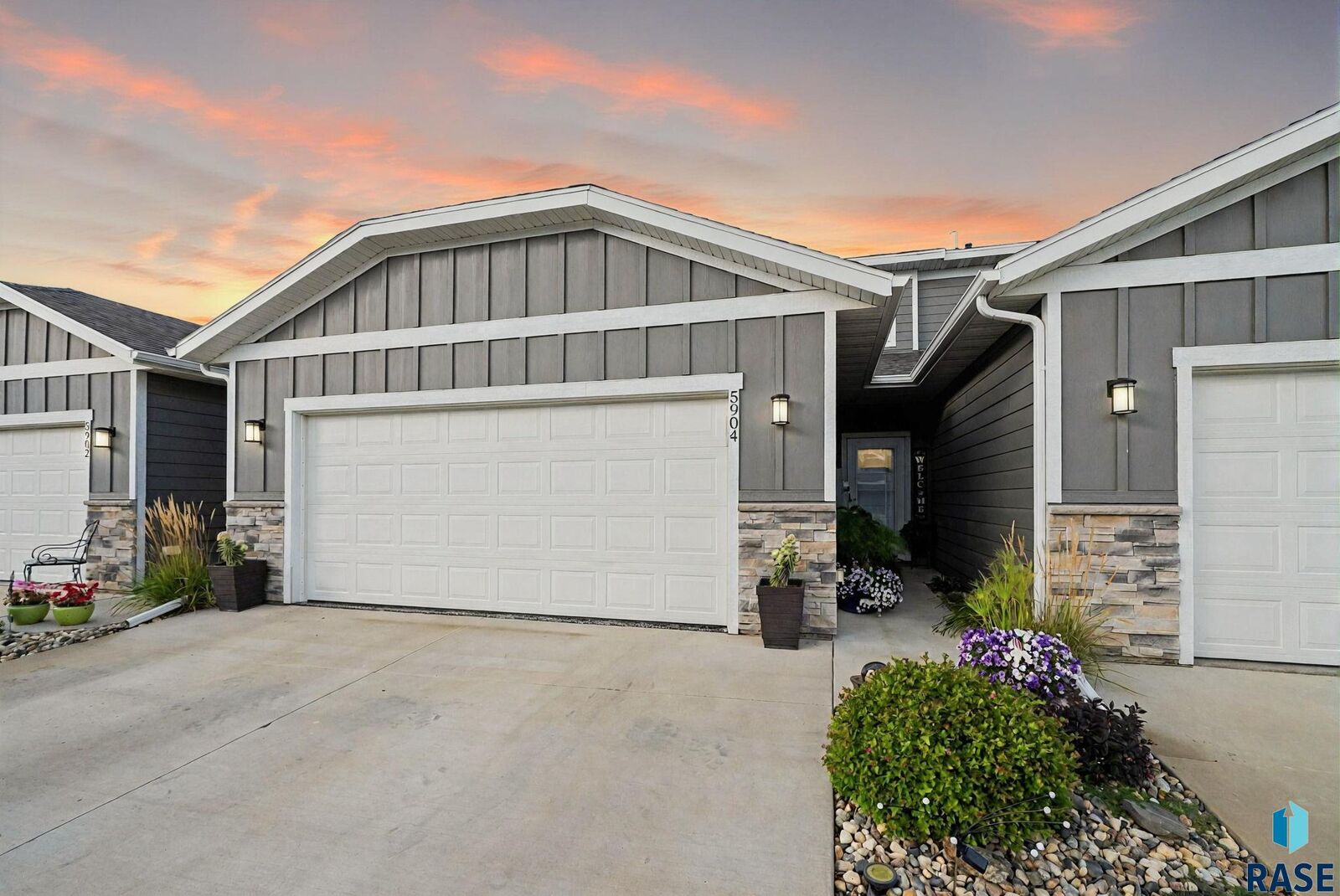 Property Photo: 5904 S Whisper Creek Pl SD 57106